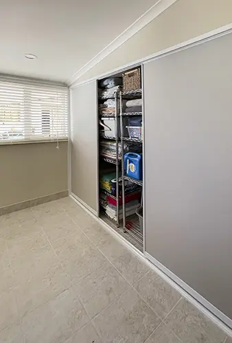 Mt Elphinstone Reno - Linen Cupboard with Sliding Doors
