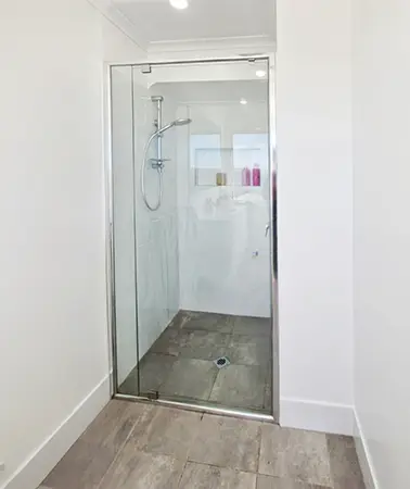 Semi-Frameless Shower Screen For Lockyer Bath Reno