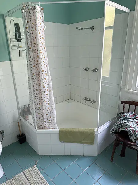 Port Albany Shower Cubicle before Renovation