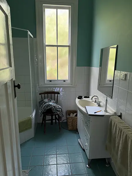 Port Albany Bathroom before Renovation