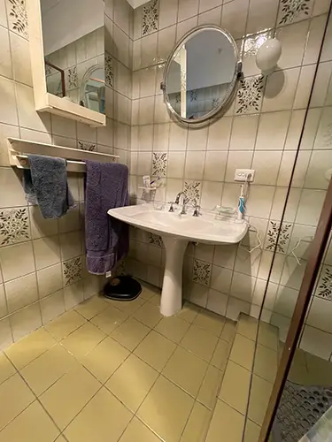 Bathroom Renovation in Collingwood Park - Before 5Bathroom Renovation in Collingwood Park - Before 5