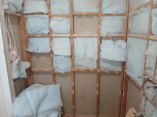 Yakamia Bathroom Before Reno - Transformation 2 Insulation